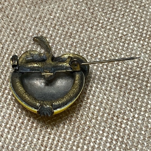 Vintage Yellow Apple Enamel Brooch Pin Anyique Gold Tone Leaves Estate - Picture 5 of 8